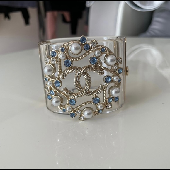 Authentic CHANEL CC Pearls and Blue cuff bracelet. - Picture 2 of 5